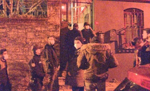 Özge Özpirinçci'nin doğum günü partisine polis baskını 